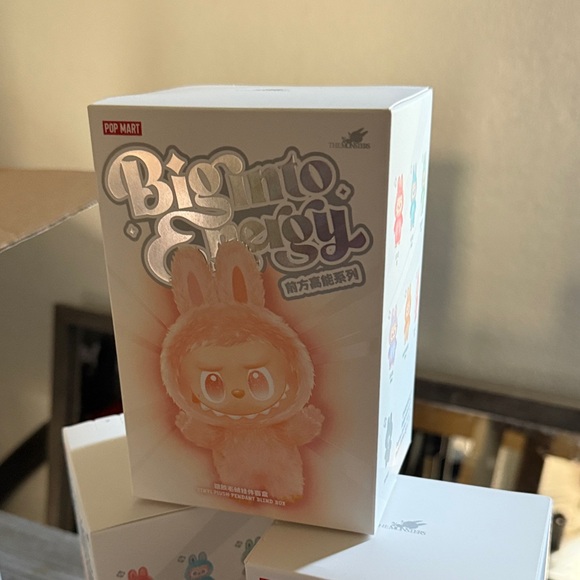 Pop Mart Big Into Energy labubu - Picture 1 of 4